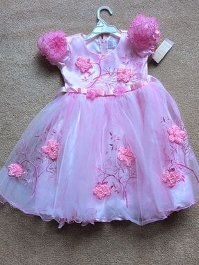 New With Tags Girls Formal Pink Dress Size 6.